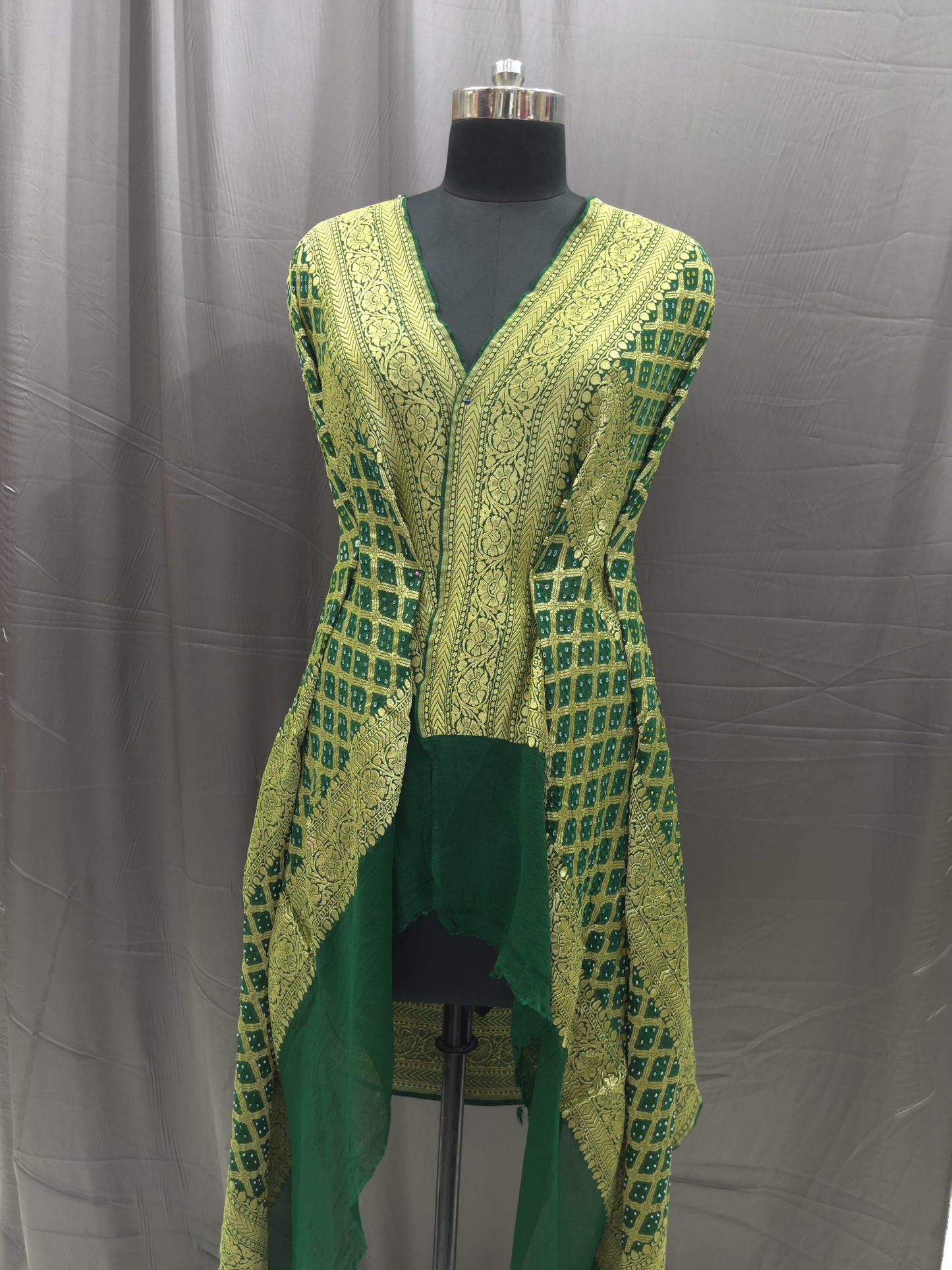 Pure Banarasi Dupatta in Emerald Green with Heavy Gold Zari Work